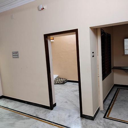 Guru Krupa Home Stay Tiruvannamalai Bagian luar foto