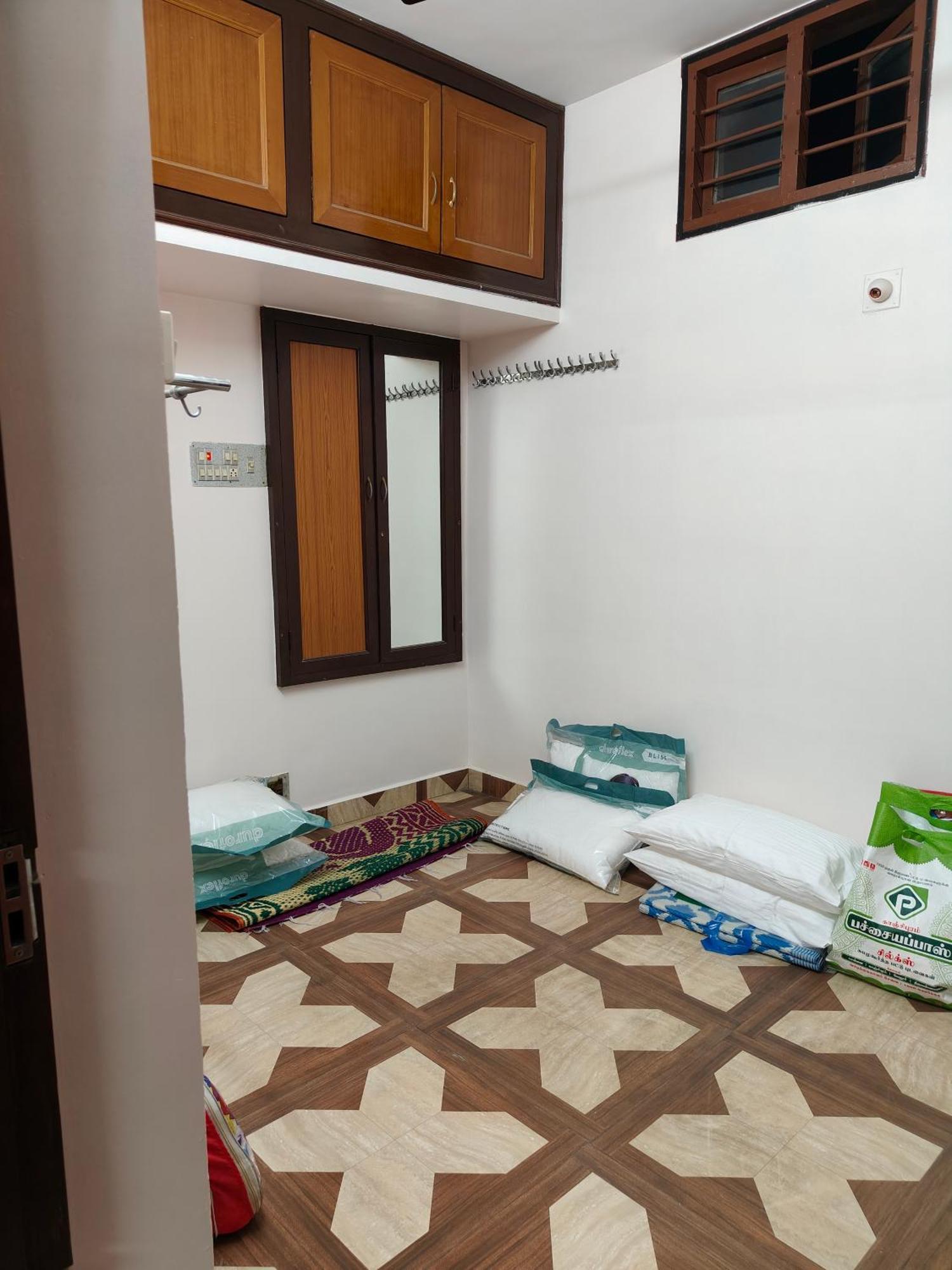 Guru Krupa Home Stay Tiruvannamalai Bagian luar foto